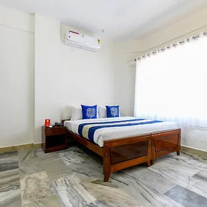 Oyo 11328 Chandrika Residency Hotel