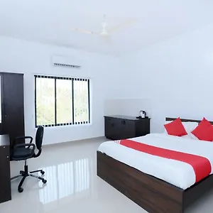 Flagship Camp Mars Apartments, Hotel